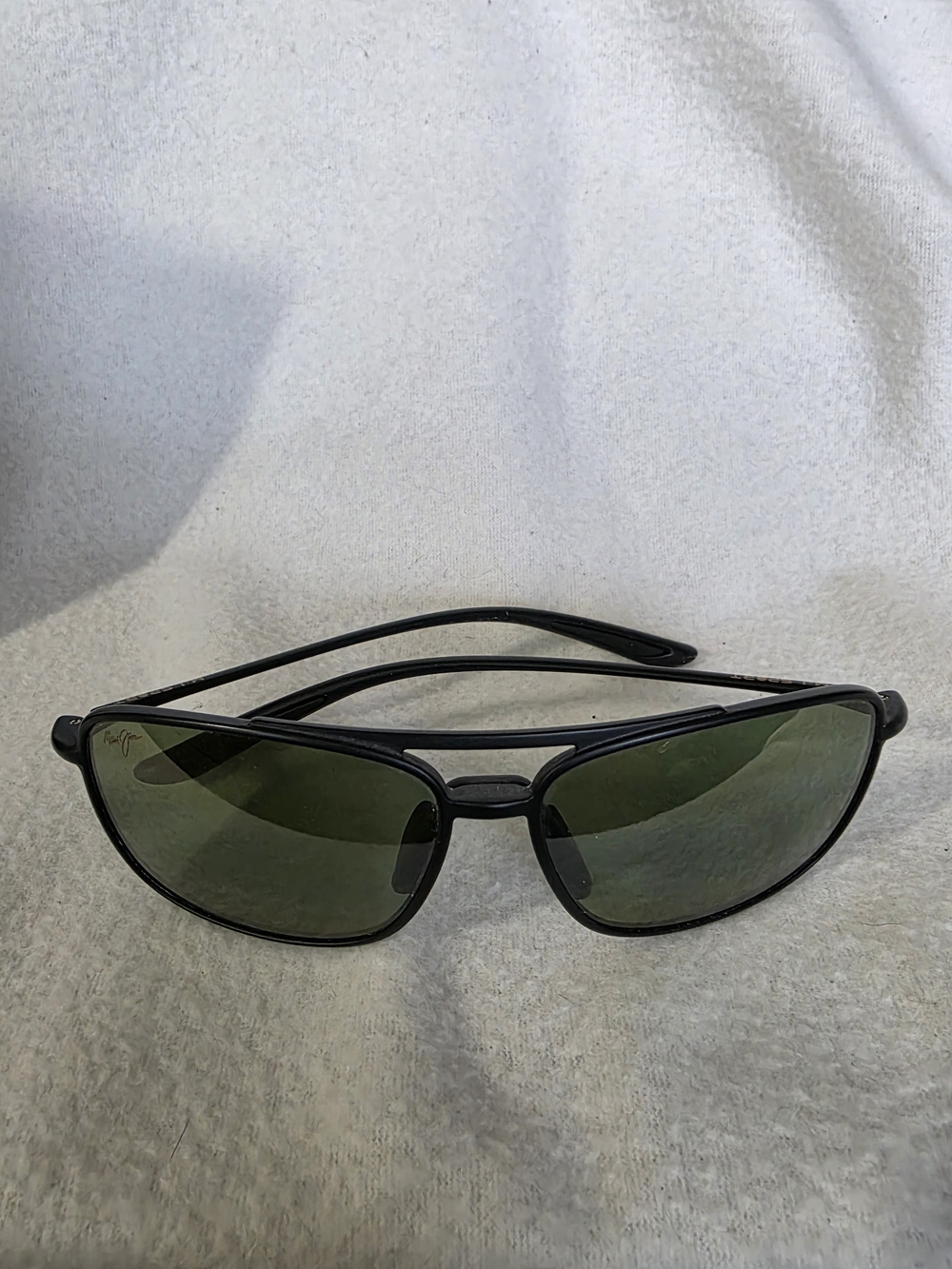 Maui Jim Men’s Black Frame Sunglasses with Green Lenses